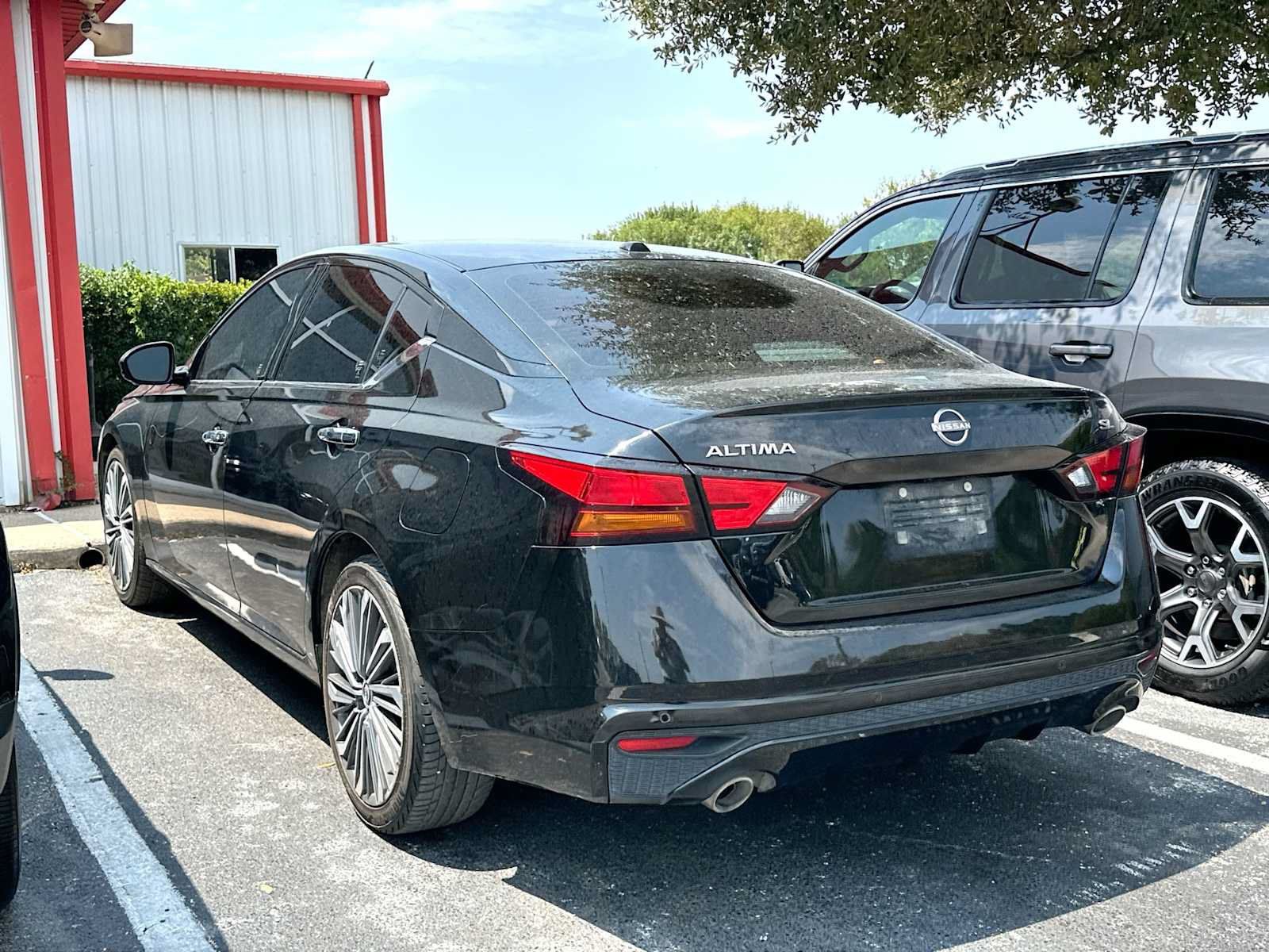 Used 2023 Nissan Altima 2.5 SL FWD image 4