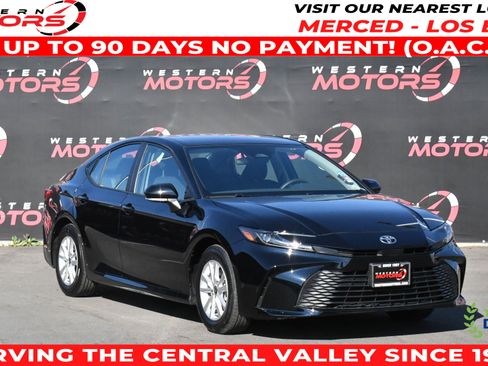 Used 2025 Toyota Camry LE FWD image 1