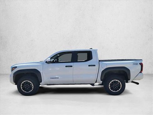 Used 2025 Toyota Tacoma TRD Off-Road AWD/4WD image 8