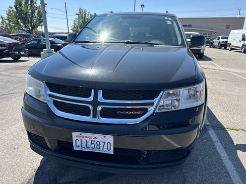 Used 2016 Dodge Journey SE w/ Comfort/Convenience Group AWD/4WD image 2