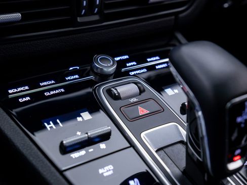 Certified 2023 Porsche Cayenne image 26