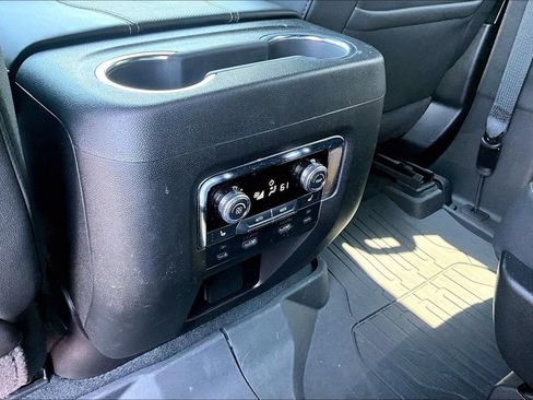 Used 2026 GMC Yukon Elevation w/ Elevation Premium Package AWD/4WD image 10