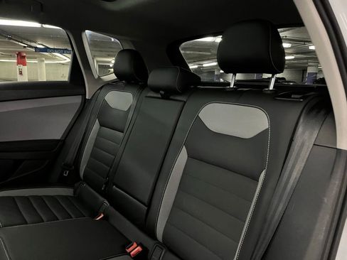 Used 2022 Volkswagen Taos SEL w/ Panoramic Sunroof Package AWD/4WD image 22