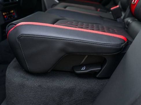 Used 2025 Lamborghini Urus SE AWD/4WD image 51