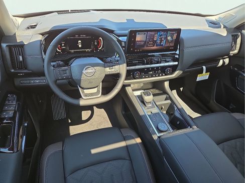 New 2026 Nissan Pathfinder Platinum AWD/4WD image 12