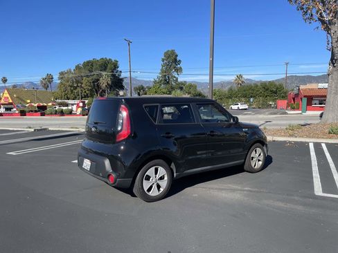 Used 2015 Kia Soul image 4