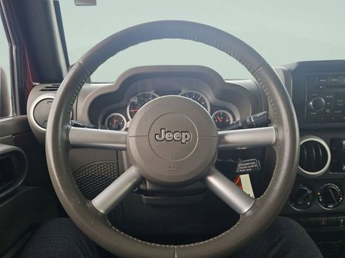 Used 2010 Jeep Wrangler Unlimited Sahara w/ Dual Top Group AWD/4WD image 28