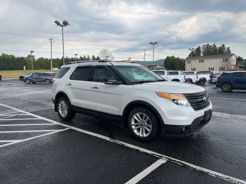 Used 2011 Ford Explorer XLT w/ 202A Rapid Spec Order Code AWD/4WD image 7