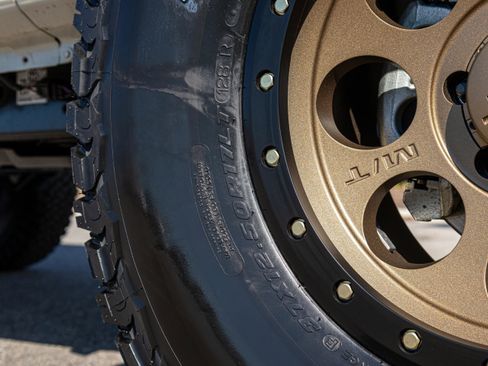 New 2025 Ford Bronco Badlands image 17