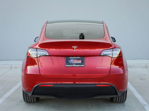 Used 2021 Tesla Model Y Long Range image 6