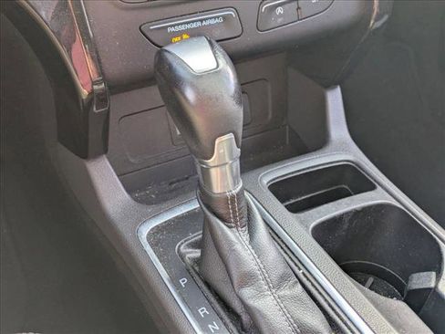 Used 2017 Ford Escape SE w/ Equipment Group 201A image 13