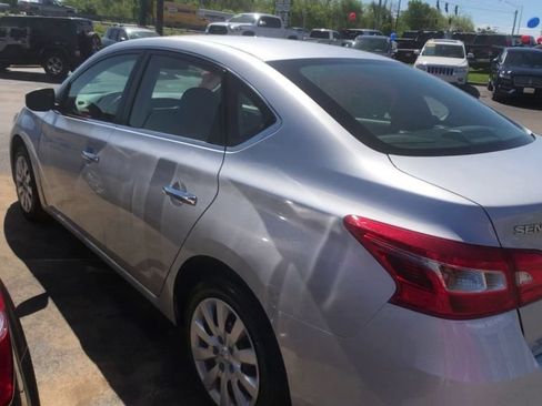 Used 2019 Nissan Sentra S FWD image 5