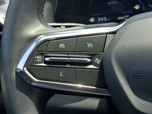 Used 2025 Chevrolet Equinox LT image 19