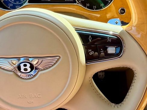 Used 2016 Bentley Mulsanne RWD image 35