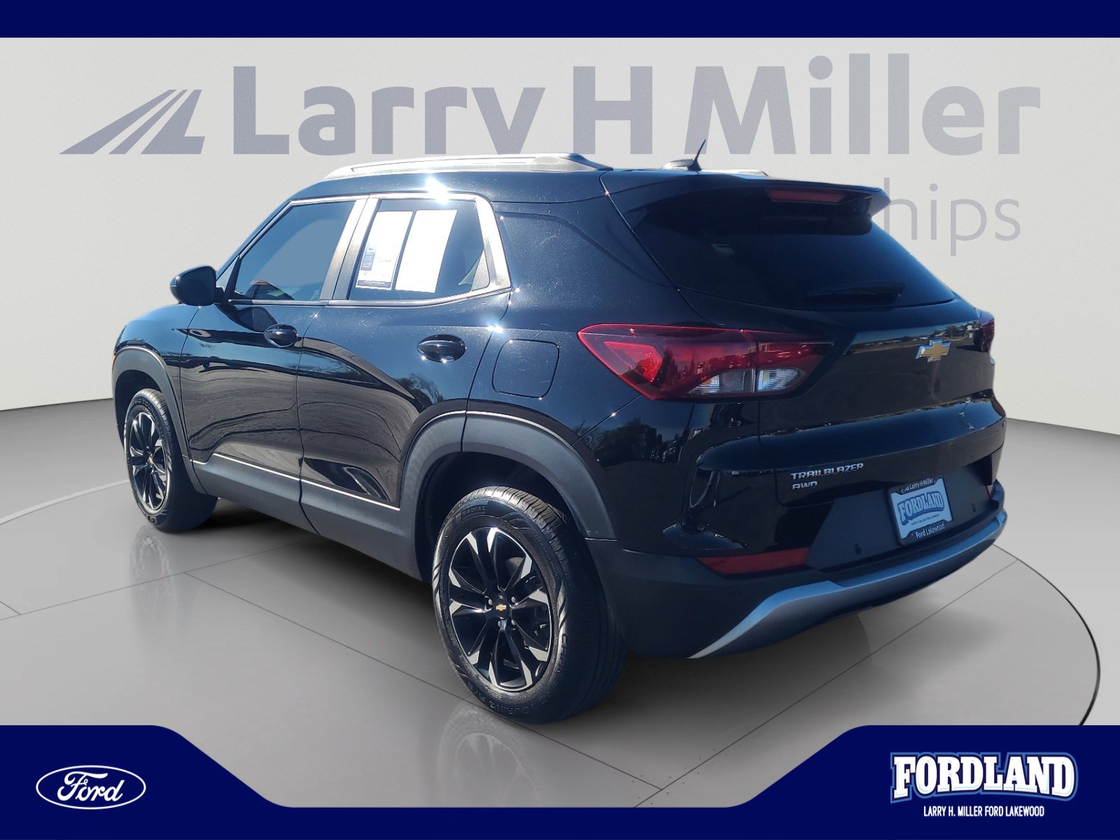 Used 2022 Chevrolet TrailBlazer LT w/ Driver Confidence Package AWD/4WD image 3