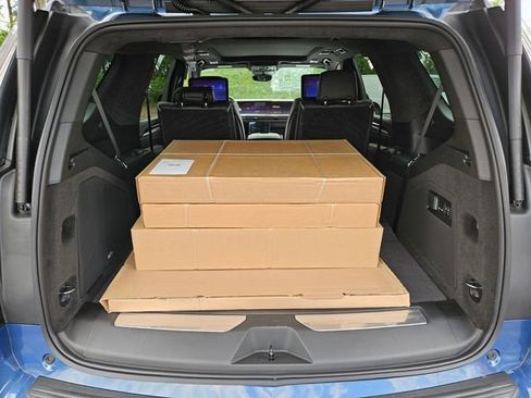 New 2026 Cadillac Escalade Platinum Sport AWD/4WD image 18