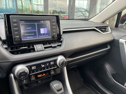 Used 2019 Toyota RAV4 XLE AWD/4WD image 19