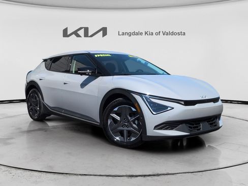 New 2025 Kia EV6 Light w/ Light LR Technology Package RWD image 1