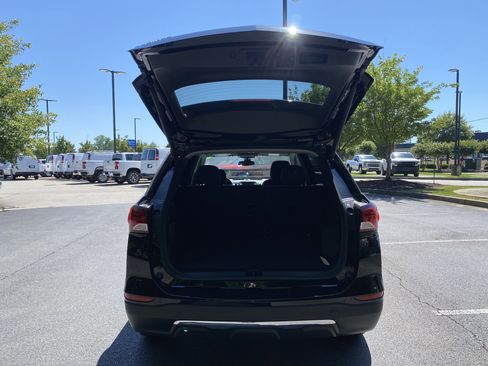 Used 2024 Chevrolet Equinox LT FWD image 11