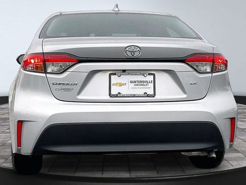 Used 2025 Toyota Corolla LE FWD image 4