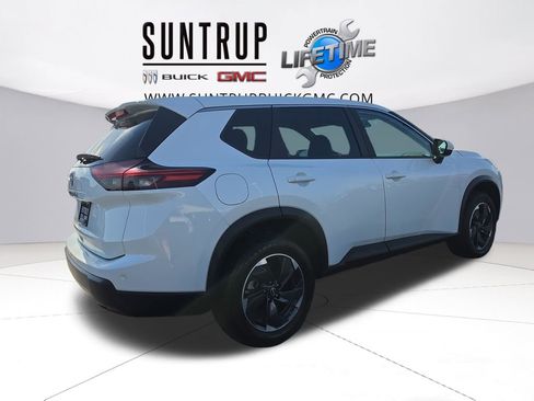 Used 2024 Nissan Rogue SV image 6