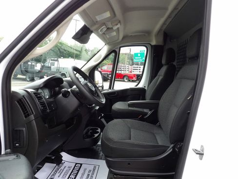 Used 2024 RAM ProMaster 2500 w/ Convenience Group FWD image 17