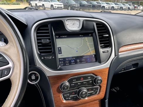 Used 2019 Chrysler 300 C w/ Safetytec Plus Group image 6