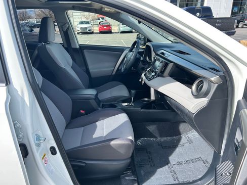 Used 2014 Toyota RAV4 XLE image 27