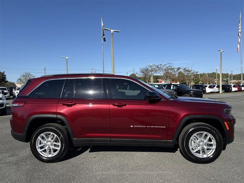 New 2025 Jeep Grand Cherokee Laredo X image 2