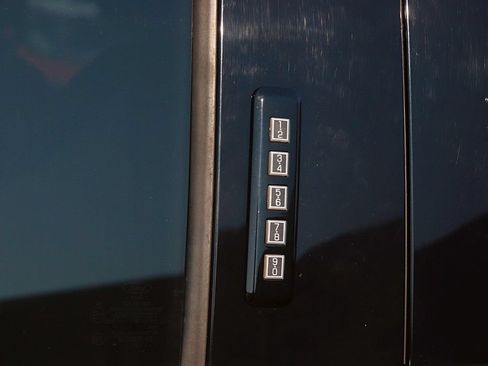 Used 2018 Ford F150 XLT w/ Equipment Group 302A Luxury AWD/4WD image 10