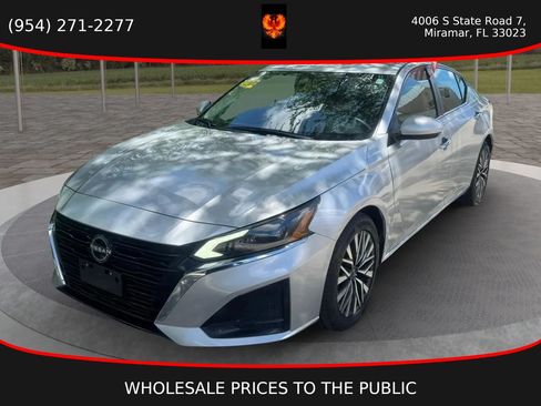 Used 2023 Nissan Altima 2.5 SV FWD image 1