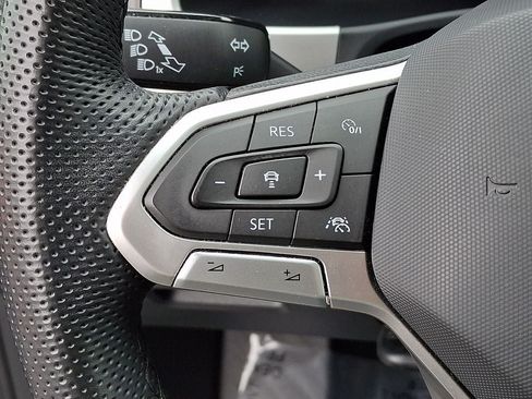 Certified 2023 Volkswagen Atlas SEL R-Line AWD/4WD image 24