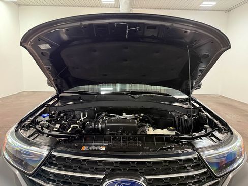 Used 2022 Ford Explorer XLT w/ Equipment Group 202A AWD/4WD image 84