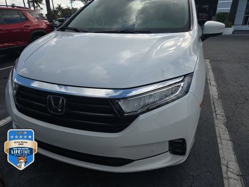 Used 2023 Honda Odyssey Elite image 2