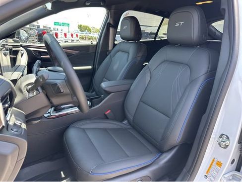 New 2026 Buick Envista Sport Touring w/ Convenience I Package FWD image 23