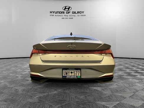 Used 2022 Hyundai Elantra SEL w/ Preferred Accessory Package image 6