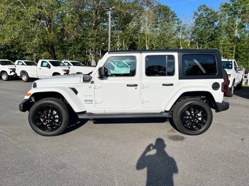 Used 2021 Jeep Wrangler Unlimited Sahara w/ Dual Top Group image 10