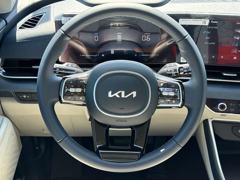 New 2026 Kia Carnival EX image 22