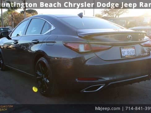Used 2022 Lexus ES 350 F Sport image 3