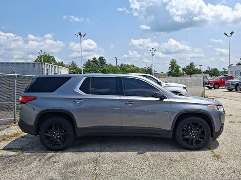 Used 2021 Chevrolet Traverse LS FWD image 5
