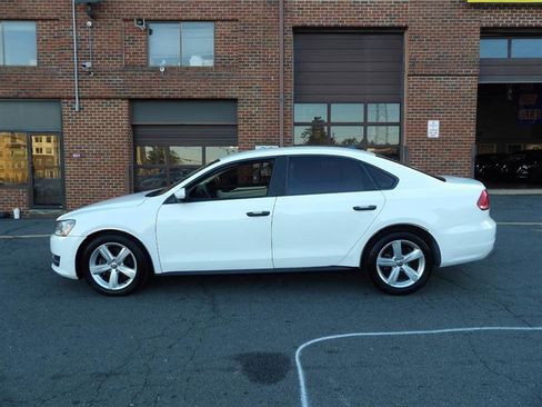 Used 2014 Volkswagen Passat 1.8T SE image 4