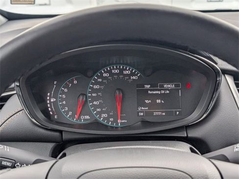 Used 2022 Chevrolet Trax LT w/ LT Convenience Package image 18