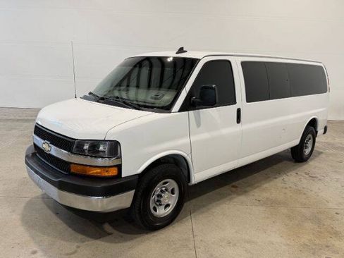Used 2021 Chevrolet Express 3500 LT w/ LT Preferred Equipment Group RWD image 2