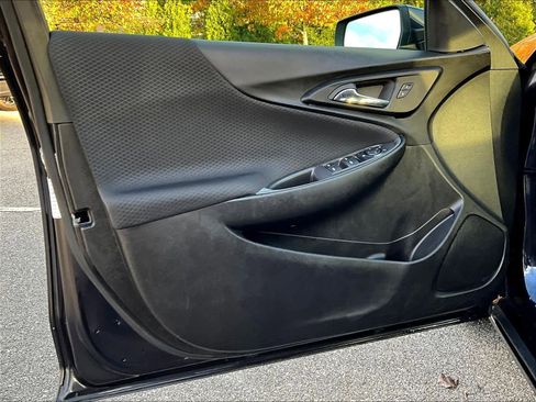 Used 2023 Chevrolet Malibu LT image 9