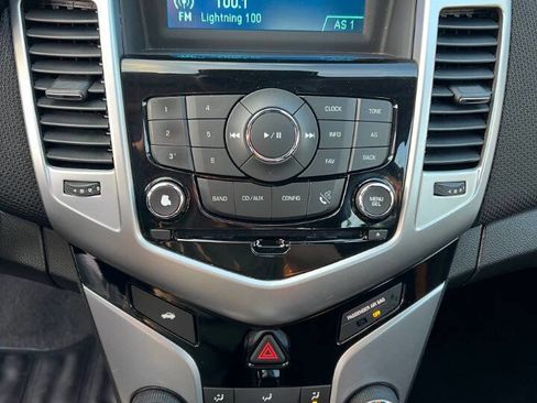 Used 2015 Chevrolet Cruze LT FWD image 18