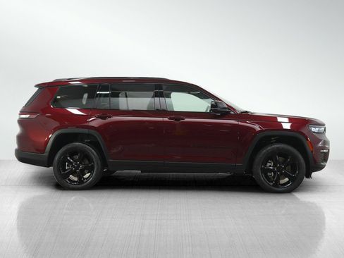 Used 2025 Jeep Grand Cherokee L Limited w/ Luxury Tech Group II AWD/4WD image 6