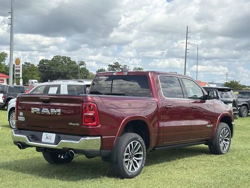 Used 2025 RAM 1500 Limited AWD/4WD image 10