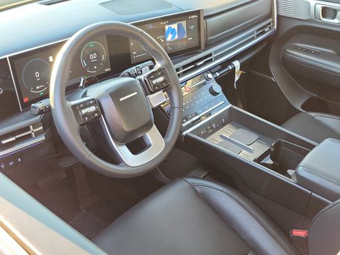 Certified 2025 Hyundai Santa Fe Limited image 5