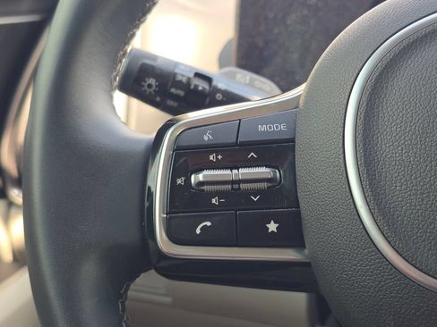 Certified 2025 Kia Sorento EX w/ Panoramic Sunroof Package FWD image 22