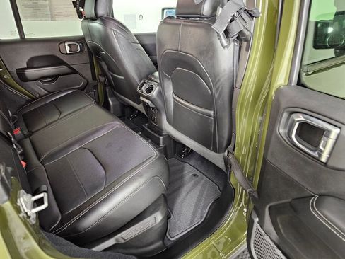 Used 2022 Jeep Wrangler Unlimited Sahara image 37